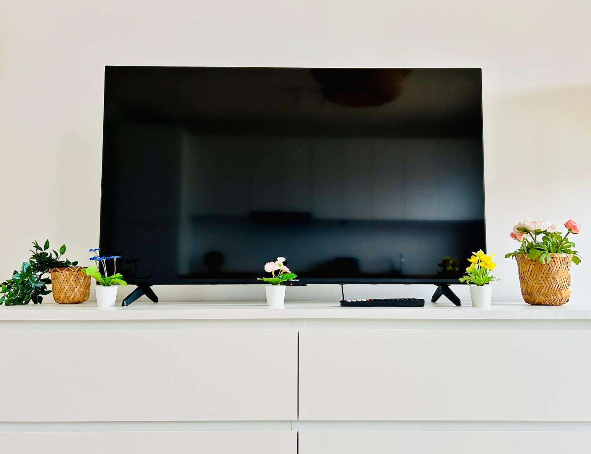 Modern Apartment With Balcony & Free Parking - Nearby Metro ウィーン エクステリア 写真