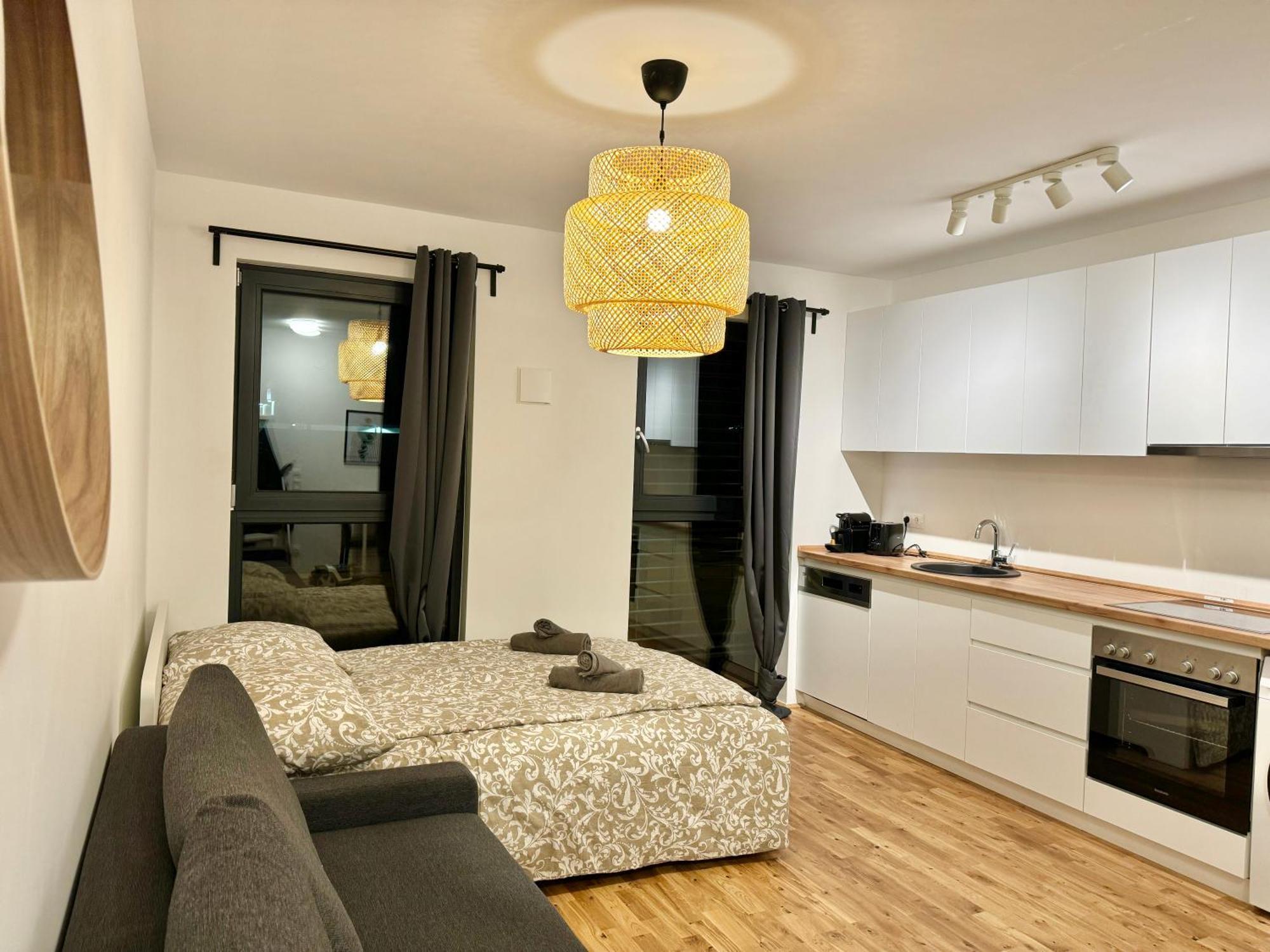 Modern Apartment With Balcony & Free Parking - Nearby Metro ウィーン エクステリア 写真