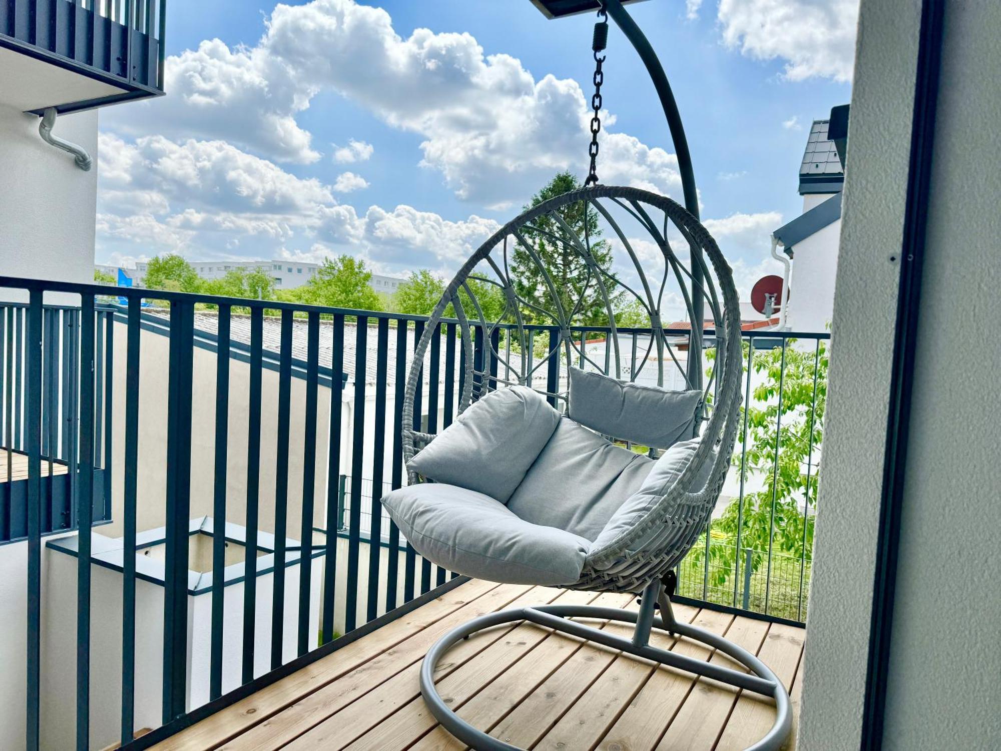 Modern Apartment With Balcony & Free Parking - Nearby Metro ウィーン エクステリア 写真