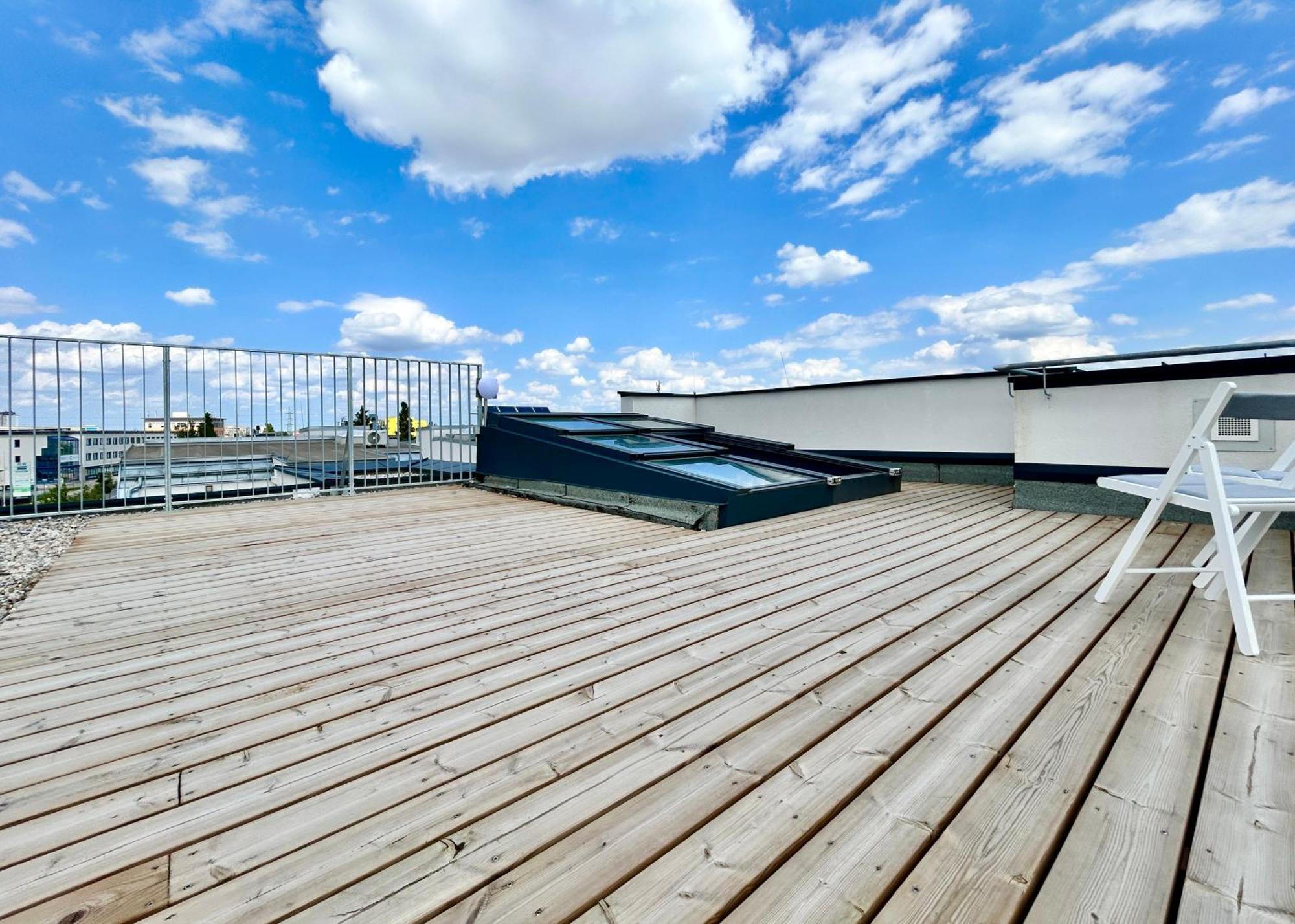 Modern Apartment With Balcony & Free Parking - Nearby Metro ウィーン エクステリア 写真